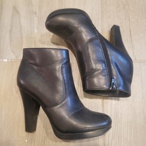 Black Healed Booties